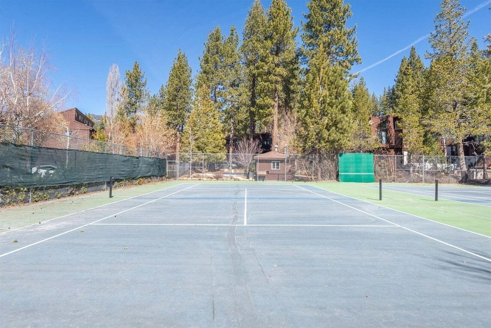 Tahoe City - Lake Forest Condo 3 Bedroom Condo