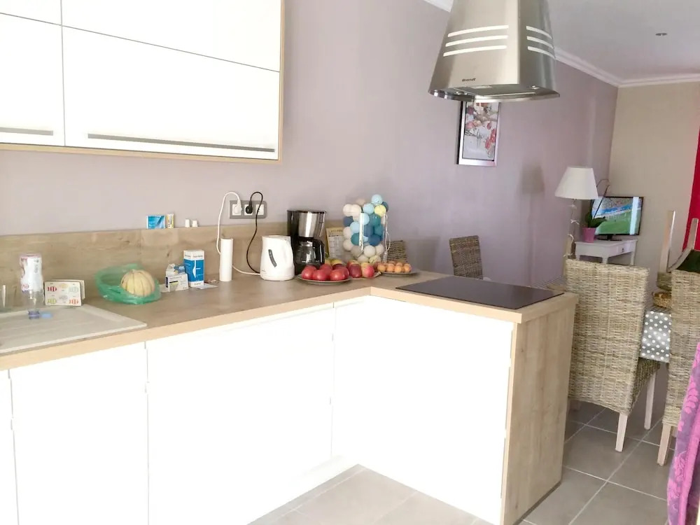 House With 3 Bedrooms in Le Pouliguen, With Enclosed Garden and Wifi -