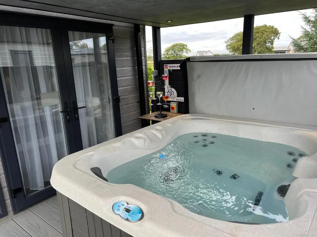 Arranview Lochside Pods & Lodges all with private Hot-tubs