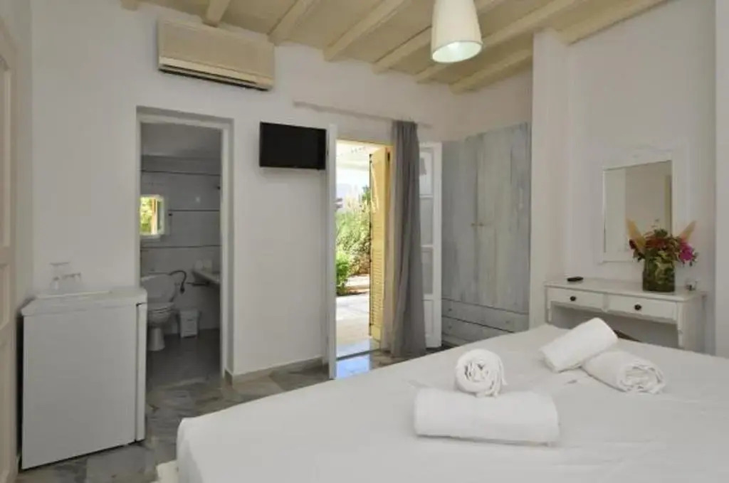 Surfing Beach Village Paros