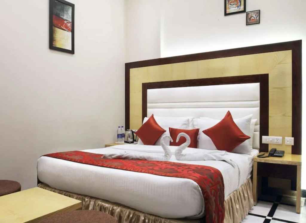 Hotel Hari Piorko Grand - 2 Min from New Delhi Railway Station