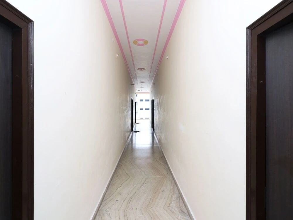 OYO 14161 Hotel ASDR