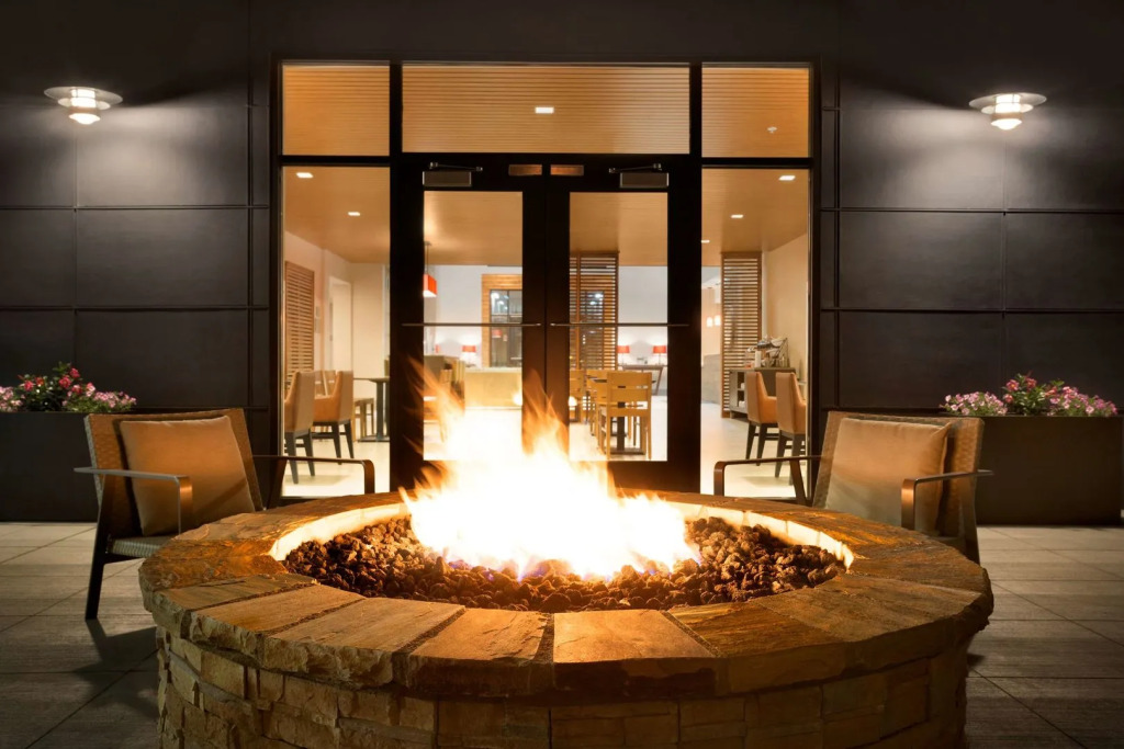 Country Inn & Suites by Radisson Asheville River Arts District