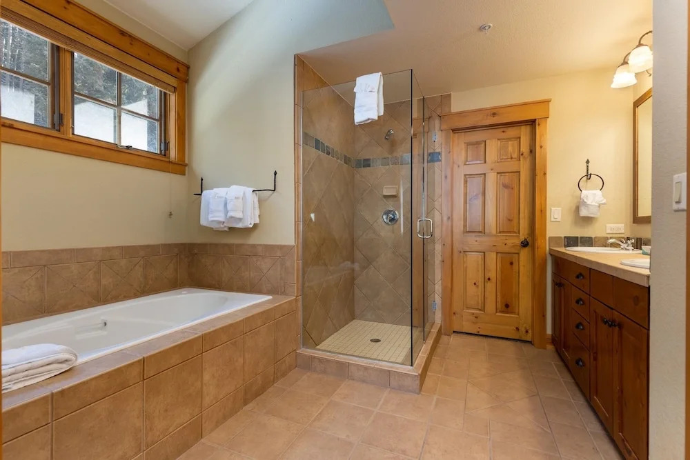 6533 Settlers Creek 3 Bedroom Townhouse by RedAwning