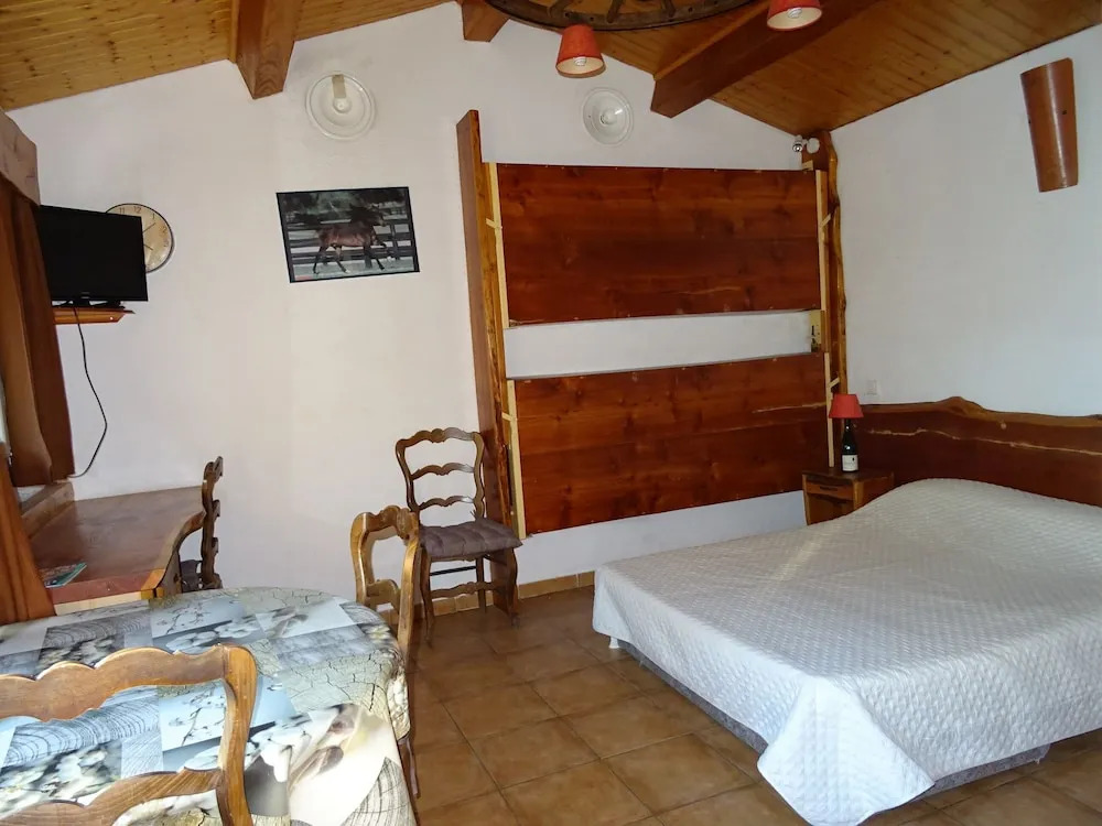 AU BOIS FLEURI Les Chambres dHôtes