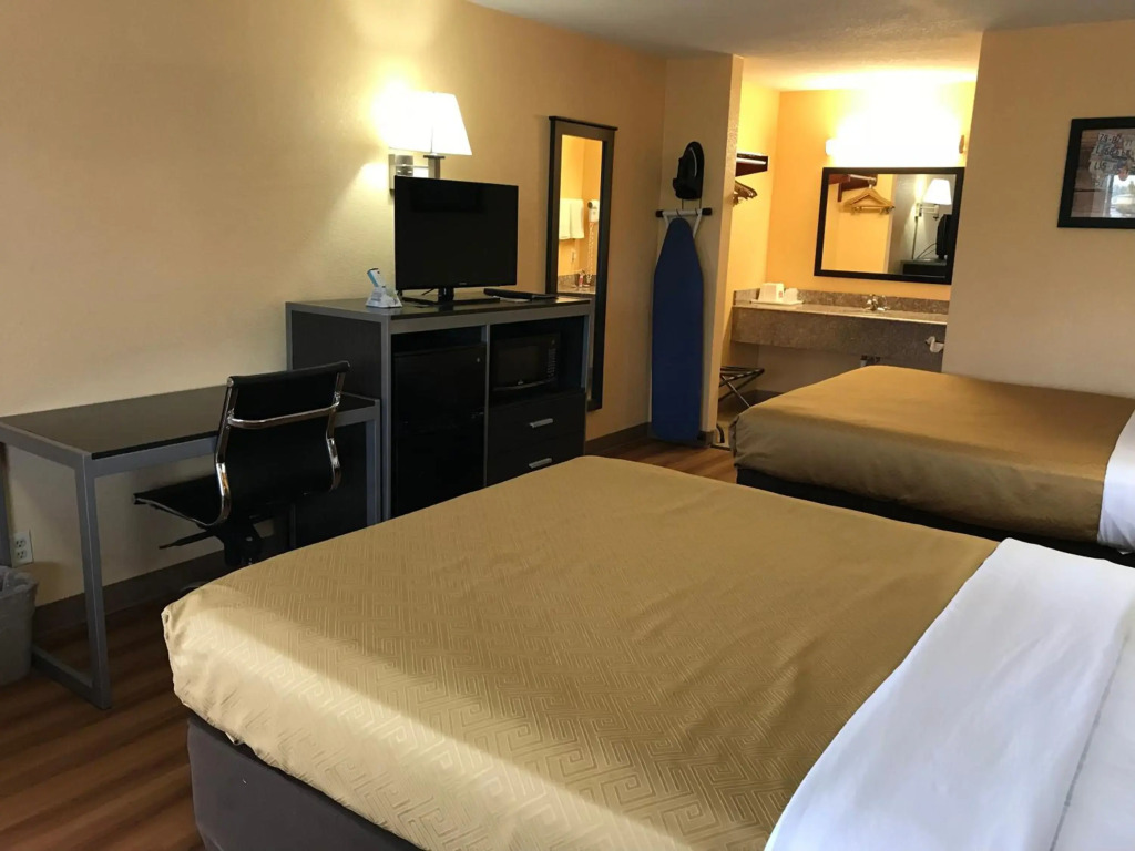 Econo Lodge Purcell