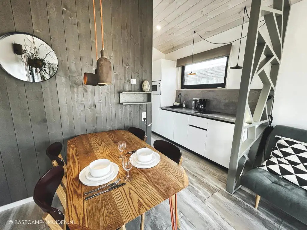 Basecamp Tiny House Eco-resort IJmuiden