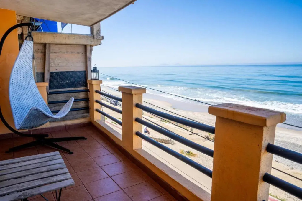 BEACHFRONT Relaxation 1 Bedroom Apt