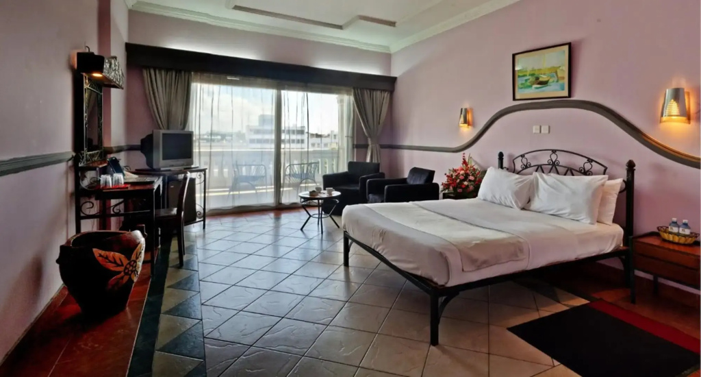 Sentrim Castle Royal Hotel