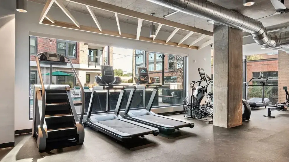 Landing Chic Studio Yoga Studio Courtyard