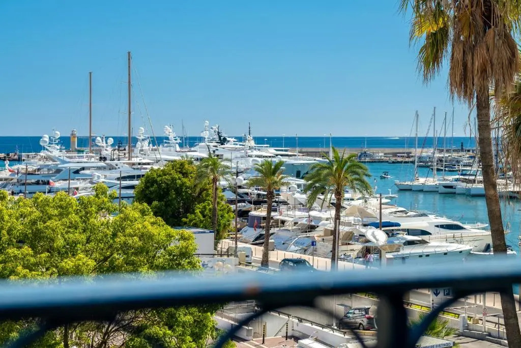 Croisette Luxury Waterfront