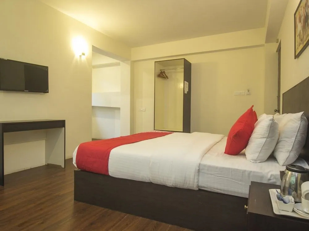 OYO 22038 Hotel Taktse Continental And Spa