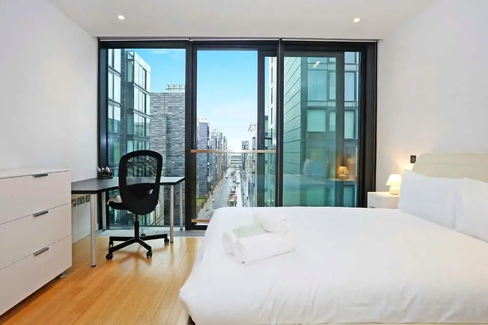 Modern 2bed with free Parking in the iconic Quartermile