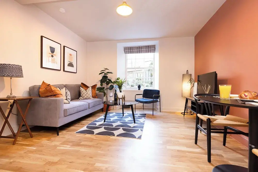 JOIVY Modern 1-bed flat in New Town