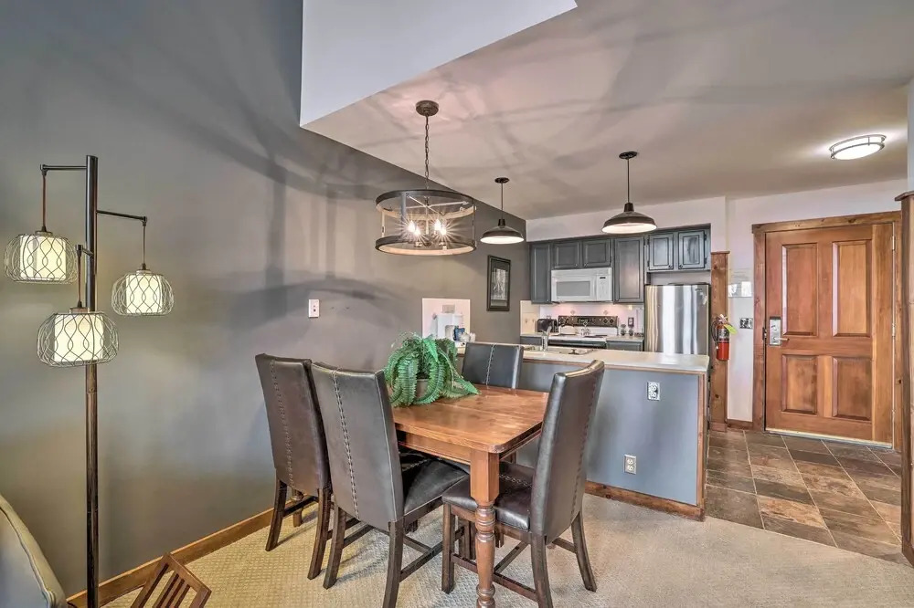 Ski-in/out Condo in Snowshoe Mountain Resort!