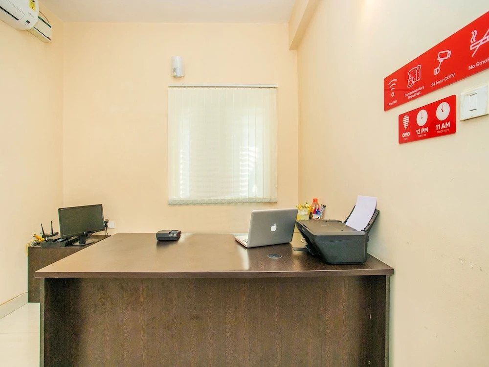 OYO 12962 Mafroosha Corporate Suites