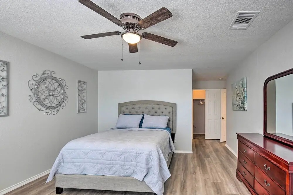 Spacious San Antonio Home ~ 9 Miles to Usta!