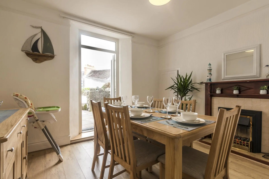 Sandy Retreat - 3 Bedroom Holiday Home - Tenby
