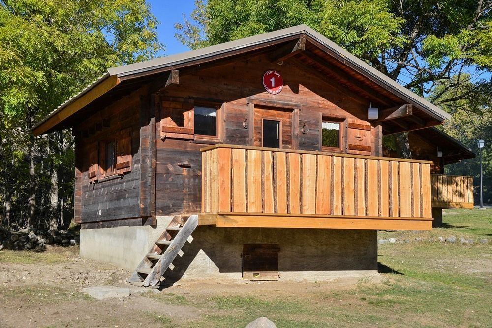LA FERME de BELLINE Chalets ou Gîtes