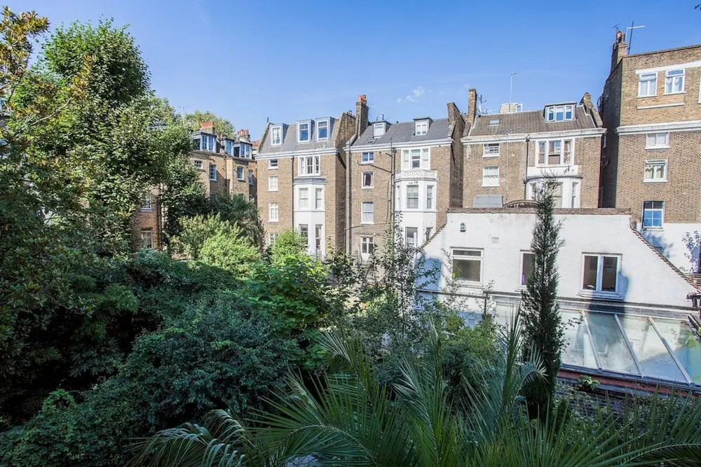 Beautiful and Light Chelsea 1 Bed Apartment