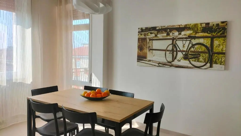 Civico40 Luminoso appartamento con balconi e garage privato