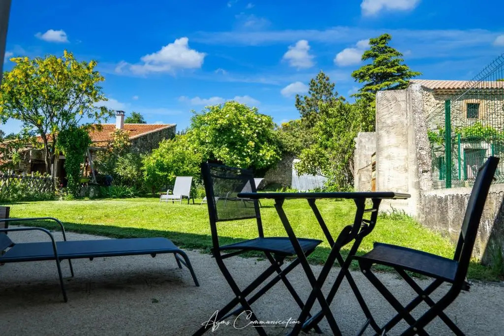Logis hôtel le Champ De Mars