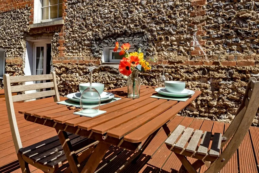 Lovely 2 Bedroom Apartment With Free Parking