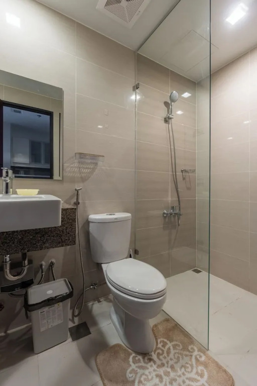 Luxury Upscale Retreat in Uptown Bgc, Metro Manila
