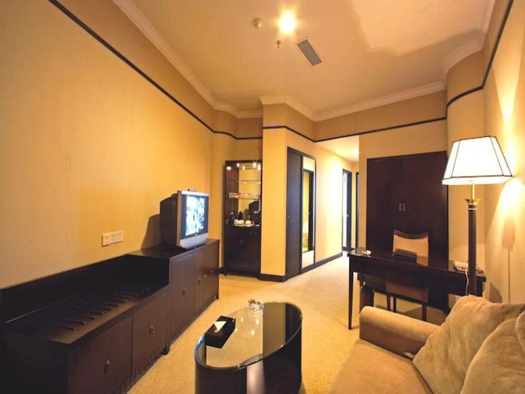 Yashidu Suites Hotel
