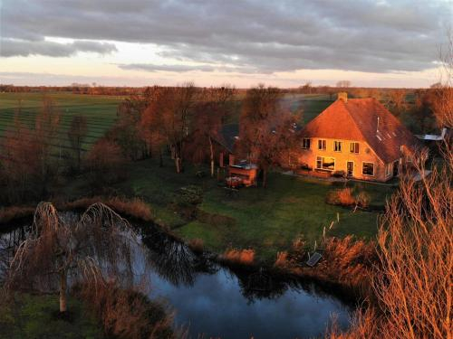 De Opkikker 10 Persoons Vakantiehuis Met Hottub
