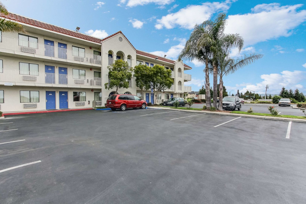 Hotel B5 -Watsonville