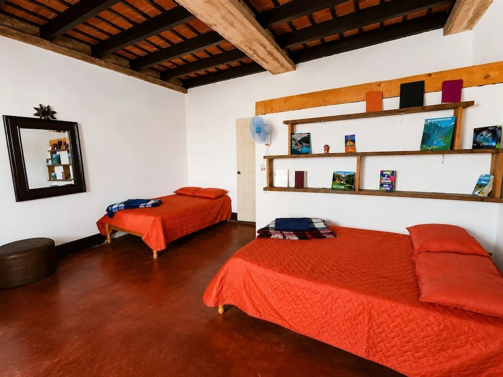 Amura Hostel - Antigua Guatemala