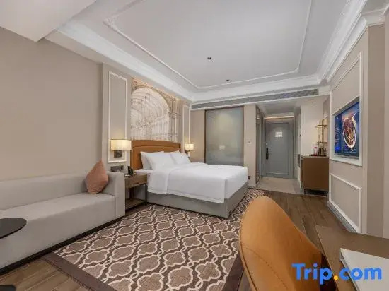 Vienna International Hotel（Dushanzi，at the Starting Point of Duku Highway，in the Gourmet Street））