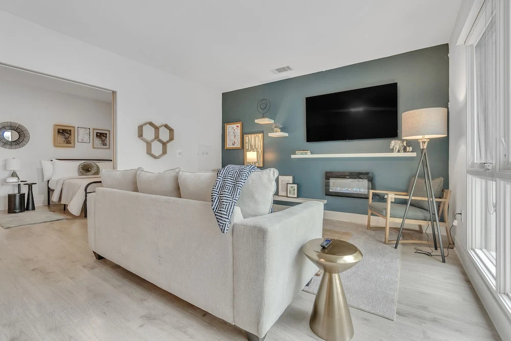 Chic 1-bed In Vibrant Optimist Park 1 Bedroom Apts by RedAwning
