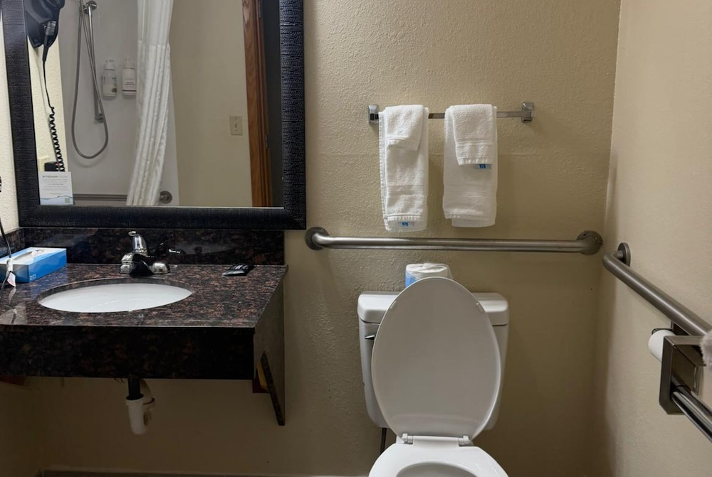 Coratel Plus Suites by Jasper Black River Falls