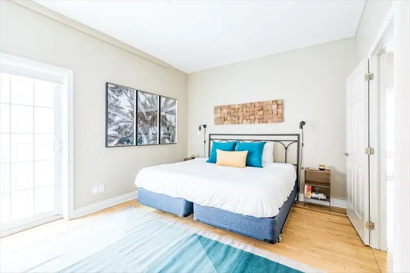 Bright 3BR in Church Yonge Corridor by Sonder
