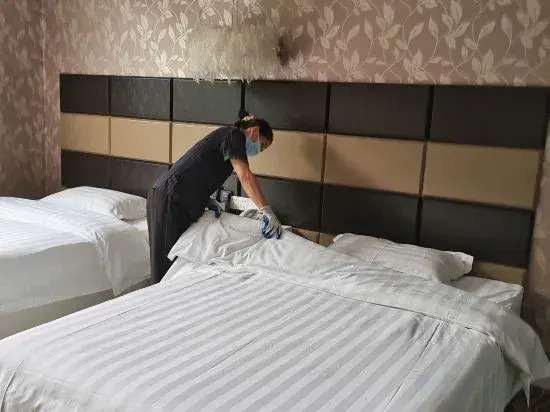 Loft Holiday Hotel (Lianyungang Minzhu Road Old Street Branch)