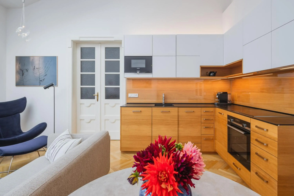 Sophisticated Apartment in Vinohrady by Prague Days