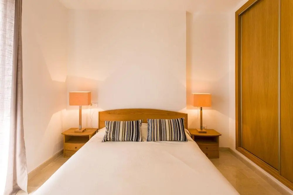 Two rooms Calm and sunny