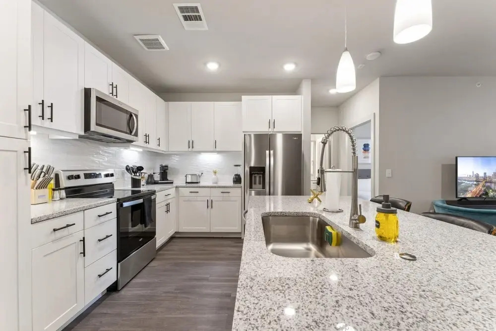 Cozy Chic 2BR King Suite Close to DT Domain UT