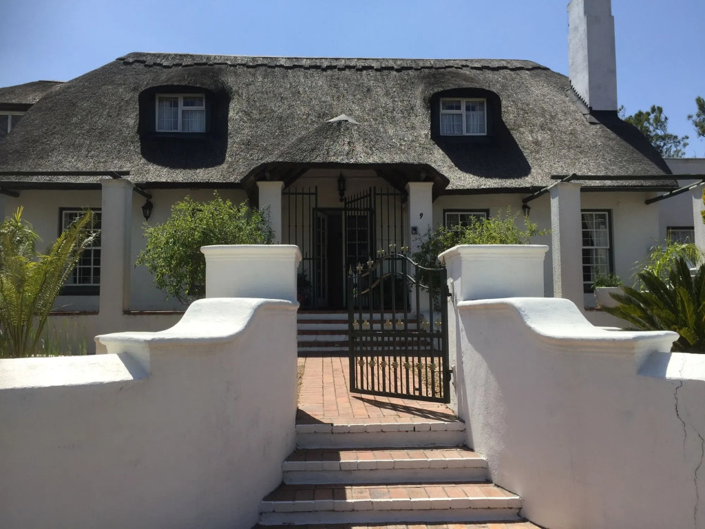 Howards End Manor B&B