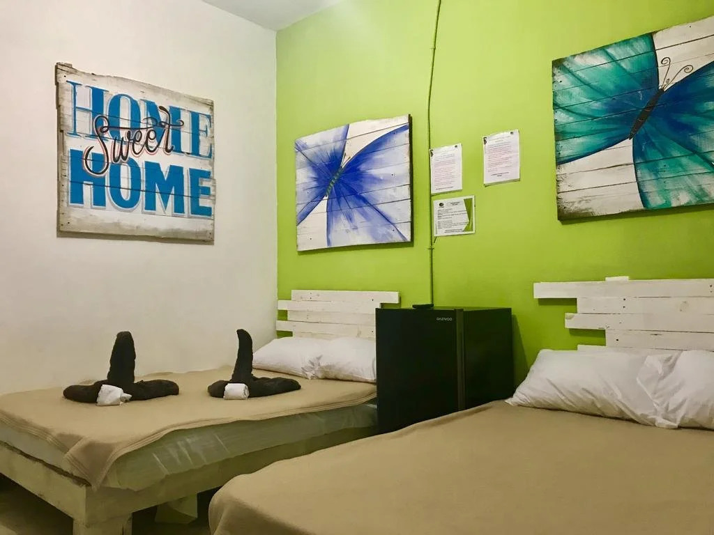 Guacamundo Beach Hostel