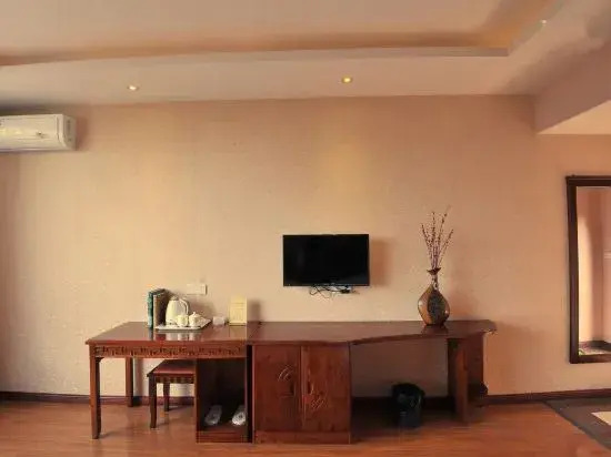 Nongyue Emei Shanju Hostel