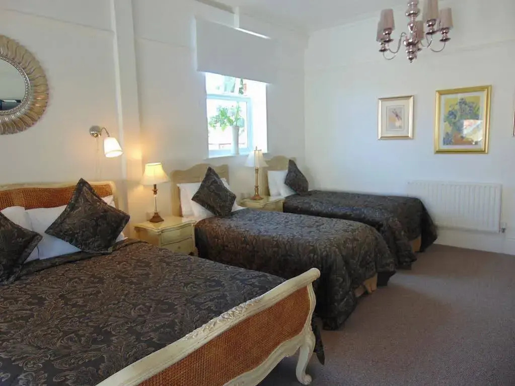 Holywell House