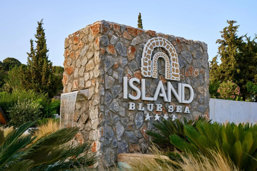 Отель Blue Sea Island