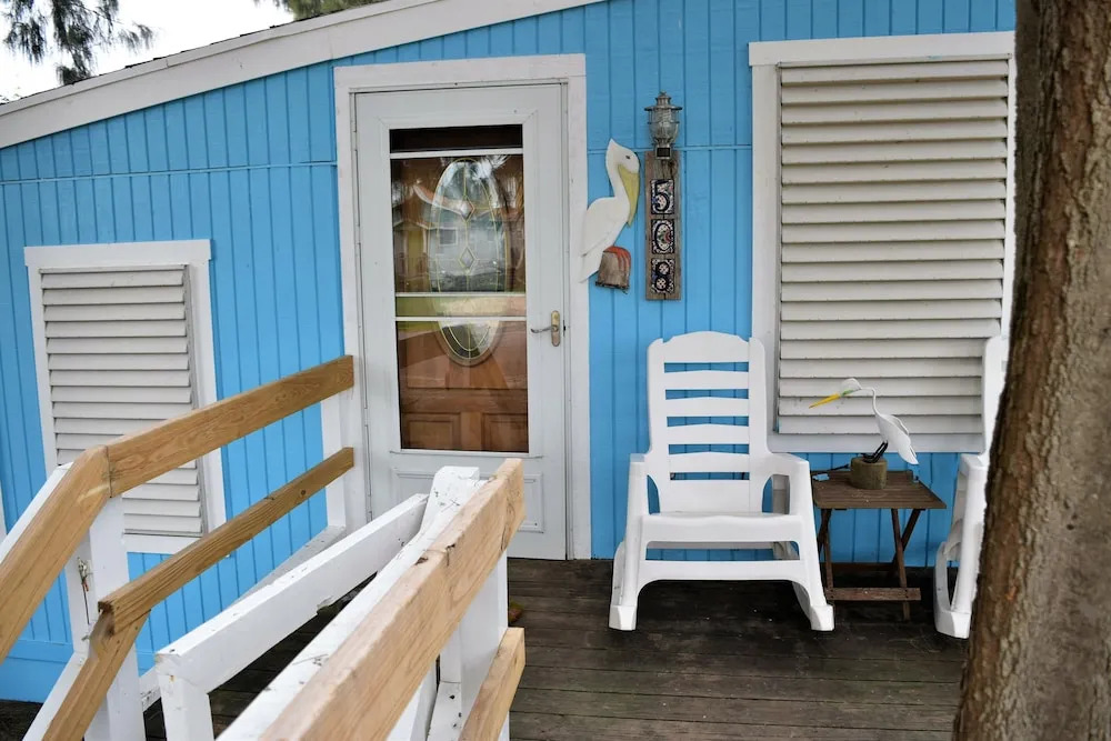 Paradise Cottage On Gulf Street - Three Bedroom Home