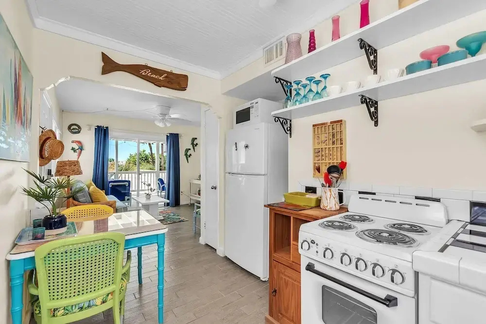 John's Pass-time Beach Cottage #1