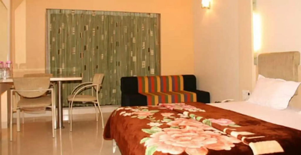Chandralok Hotel