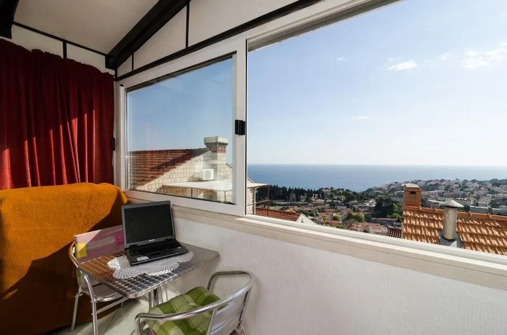 Apartments and Rooms Tatjana