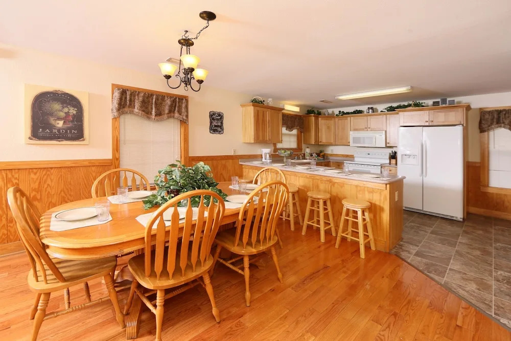 Wildwood Falls 4 - Two Bedroom Chalet